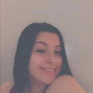 Meet your Posher, Yanna